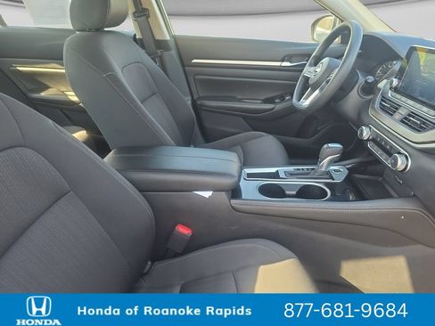 Used 2023 Nissan Altima 2.5 SV FWD image 17