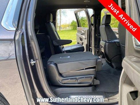 Used 2023 Chevrolet Suburban Premier AWD/4WD image 40