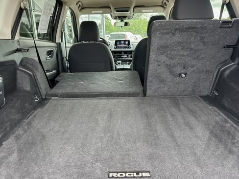 Used 2023 Nissan Rogue SV image 15