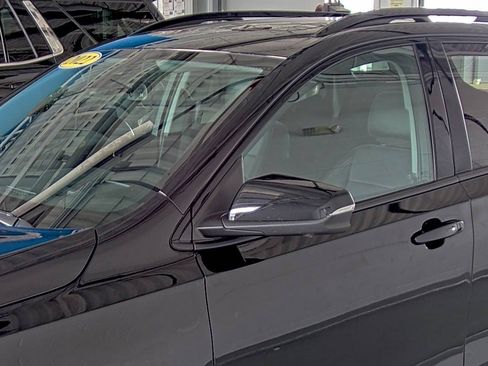 Used 2022 GMC Terrain SLT w/ Tech Package image 8