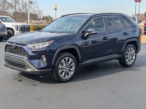 Used 2019 Toyota RAV4 XLE Premium image 8
