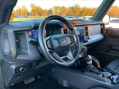 Used 2024 Ford Bronco Badlands image 17