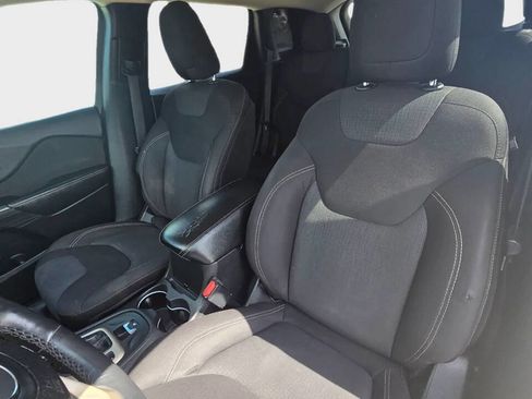 Used 2015 Jeep Cherokee Latitude image 12