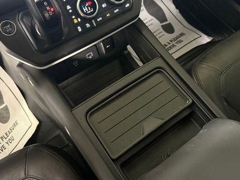 Certified 2024 Land Rover Defender 110 SE image 40