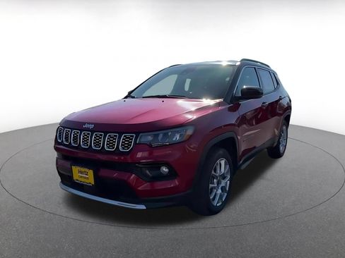Used 2025 Jeep Compass Limited AWD/4WD image 4