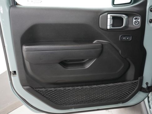 Used 2024 Jeep Wrangler Unlimited image 21