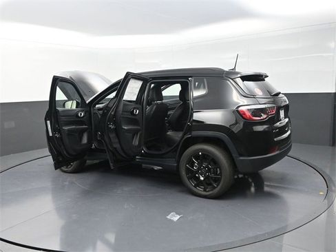 New 2026 Jeep Compass Latitude image 29