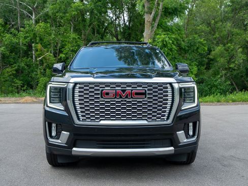 Used 2021 GMC Yukon XL Denali AWD/4WD image 8