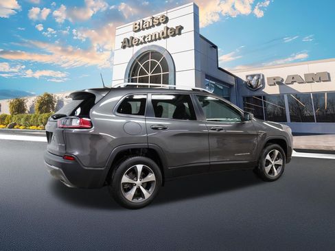 Used 2020 Jeep Cherokee Limited image 3