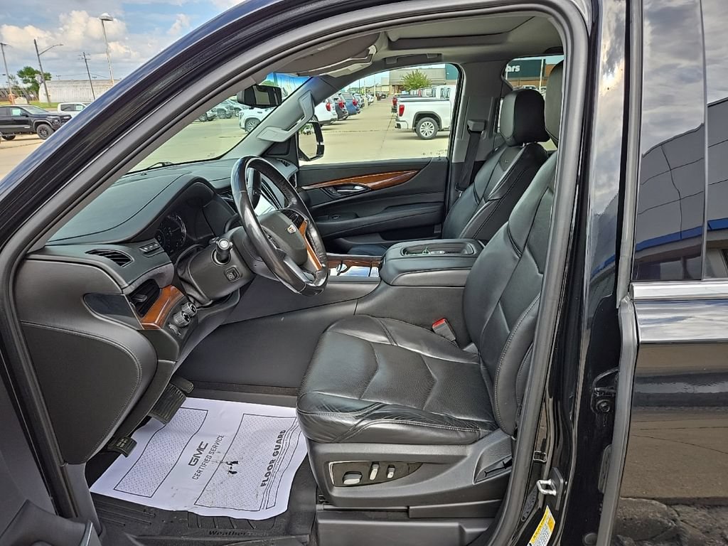 Used 2019 Cadillac Escalade ESV Luxury AWD/4WD image 20