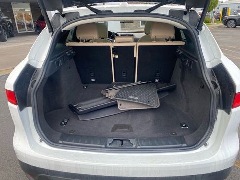 Used 2018 Jaguar F-PACE Prestige image 24