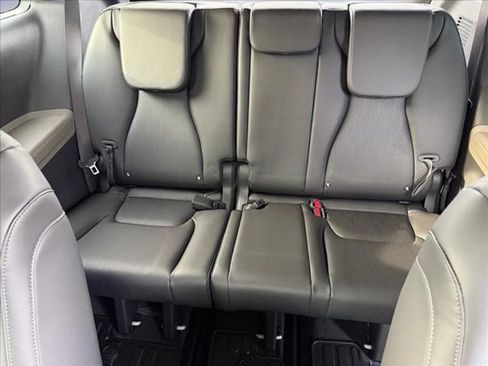 New 2026 Kia Carnival EX image 12