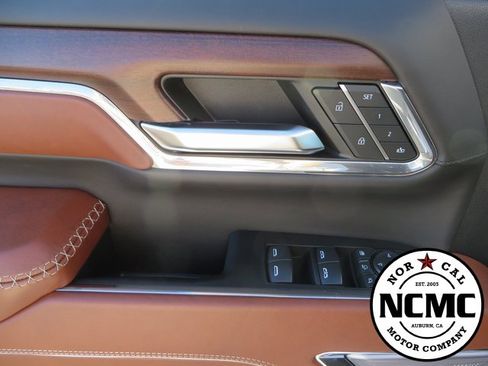 Used 2024 GMC Sierra 3500 Denali Ultimate image 28