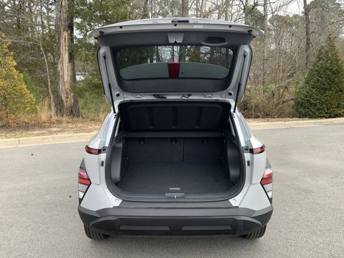 Used 2025 Hyundai Kona SEL image 10