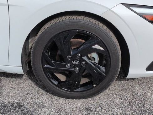 Used 2026 Hyundai Elantra Sport FWD image 10