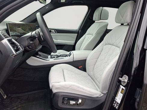Used 2026 BMW X5 xDrive40i w/ M Sport Package image 14