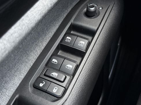 Used 2023 Jeep Compass Latitude w/ Sun and Sound Group AWD/4WD image 20