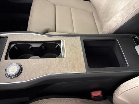 Used 2025 Volvo EX90 Plus AWD/4WD image 43