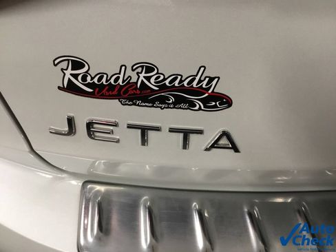 Used 2023 Volkswagen Jetta SE FWD image 14