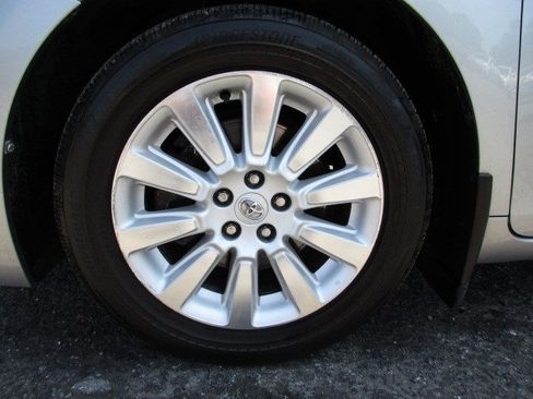 Used 2014 Toyota Sienna LE AWD/4WD image 12