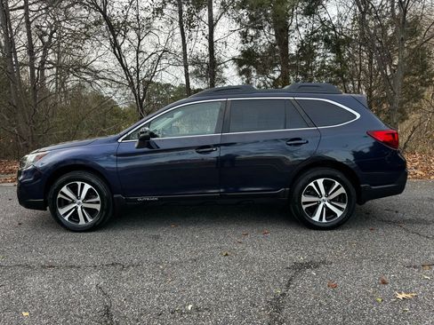 Used 2018 Subaru Outback 2.5i Limited image 3