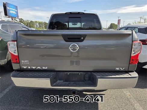 Used 2017 Nissan Titan SV image 6