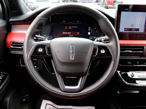 Used 2025 Lincoln Corsair Grand Touring image 26