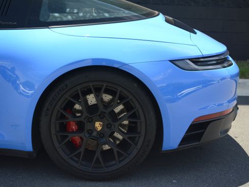 Certified 2022 Porsche 911 Targa 4 GTS AWD/4WD image 34
