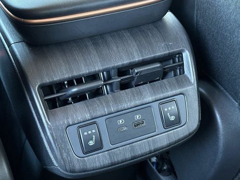 Used 2023 Nissan Ariya AWD image 13