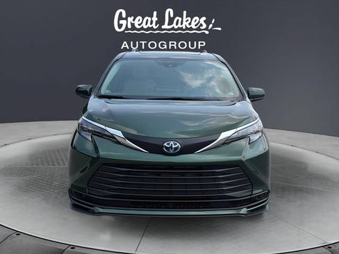 Used 2025 Toyota Sienna LE w/ LE Plus Package AWD/4WD image 8
