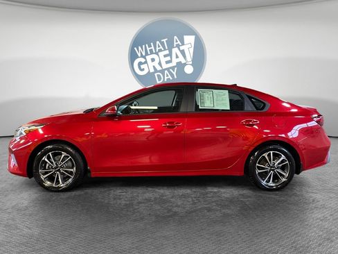 Certified 2024 Kia Forte LXS FWD image 7