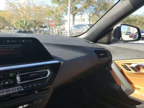 Used 2022 BMW Z4 sDrive30i w/ Premium Package image 24