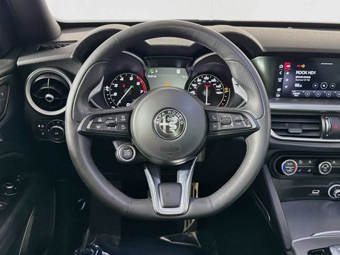 Used 2023 Alfa Romeo Stelvio Veloce AWD/4WD image 11