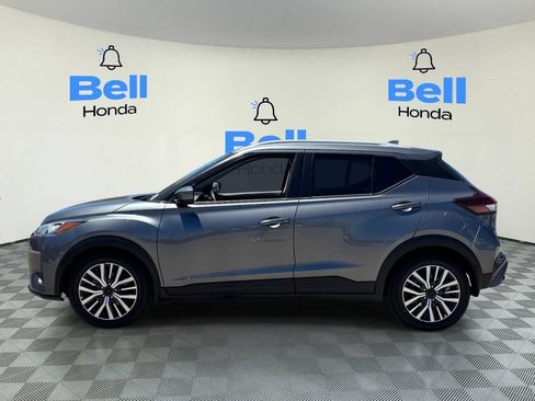 Used 2023 Nissan Kicks SV FWD image 2