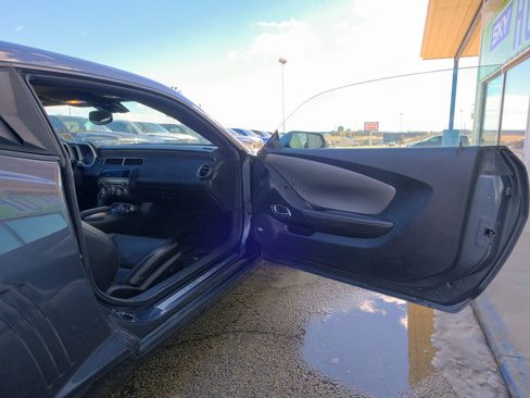 Used 2010 Chevrolet Camaro SS image 16