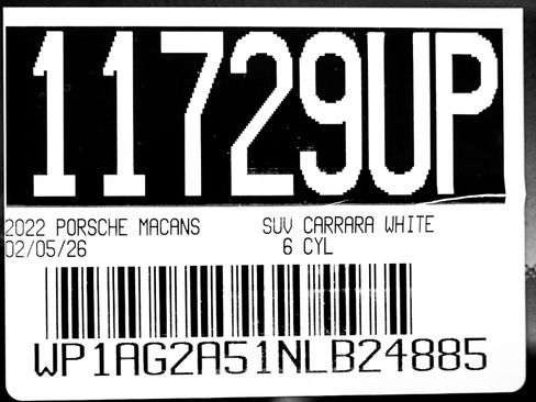 Certified 2022 Porsche Macan S w/ Premium Package Plus image 29