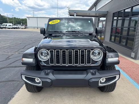 Used 2025 Jeep Wrangler Unlimited Sahara w/ Technology Group AWD/4WD image 48