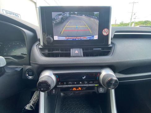Used 2024 Toyota RAV4 XLE AWD/4WD image 22