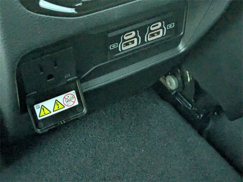 New 2025 Jeep Grand Cherokee Altitude image 23