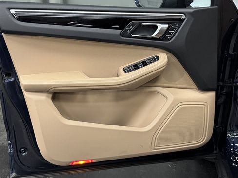 Used 2019 Porsche Macan image 20