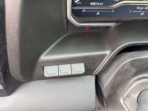 Used 2025 GMC Sierra 1500 AT4 w/ AT4 Premium Package image 17