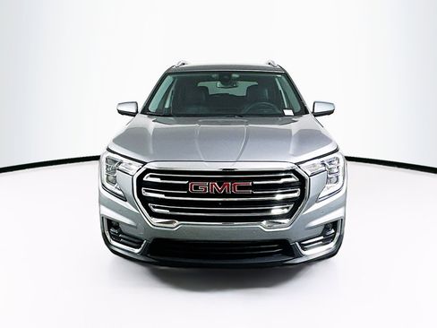 Used 2023 GMC Terrain SLT w/ Tech Package image 2
