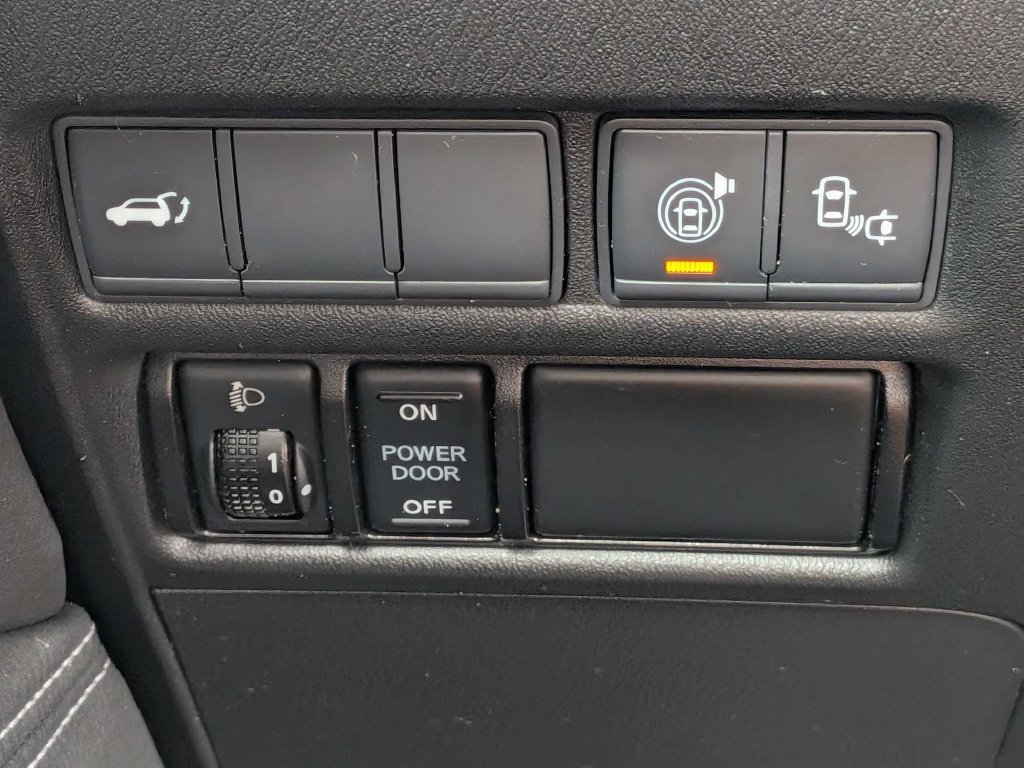 Used 2017 Nissan Armada Platinum w/ Captain Seat Package AWD/4WD image 32