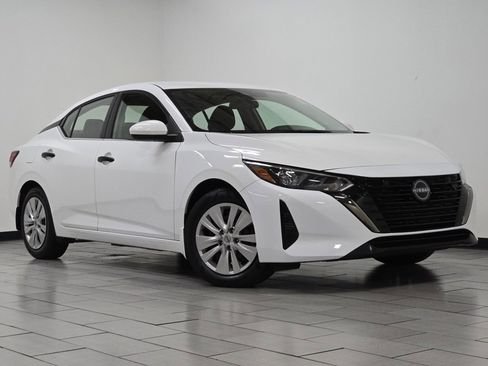 Used 2024 Nissan Sentra S image 2