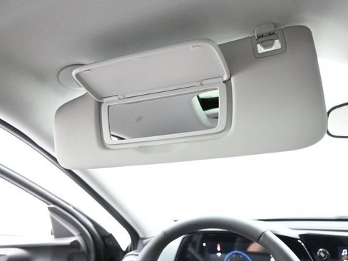 Used 2026 Chevrolet Trax LT w/ Sunroof Package FWD image 30