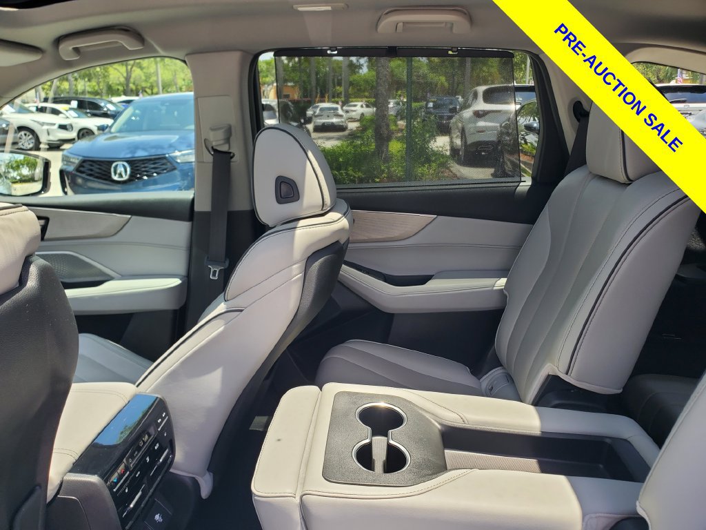Certified 2024 Acura MDX w/ Advance Package AWD/4WD image 12