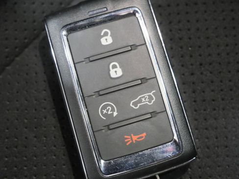 Used 2023 Jeep Grand Cherokee Altitude image 28