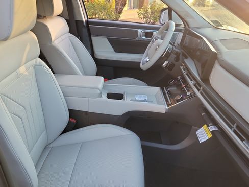 Used 2026 Hyundai Santa Fe SEL AWD/4WD image 17