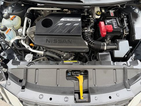 Used 2023 Nissan Rogue S AWD/4WD image 9