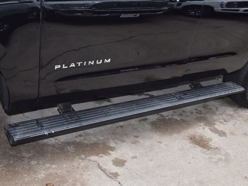 Certified 2025 Ford Expedition Platinum AWD/4WD image 39